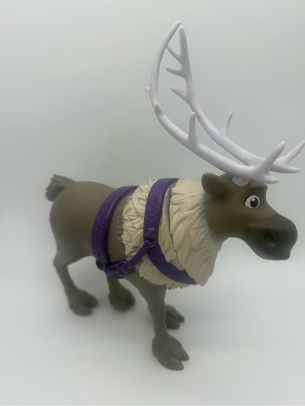 Disney Frozen II Sledding Adventure Sven 9” Reindeer Action Figure Toy Hasbro